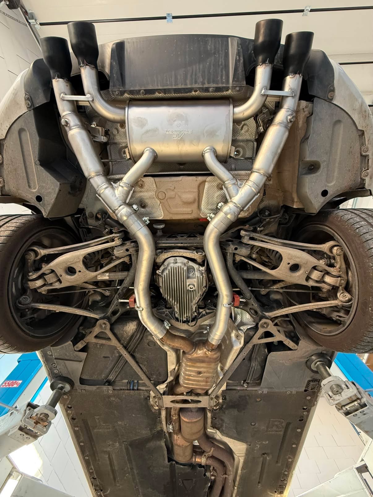 Custom uitlaat - X-pipe systeem